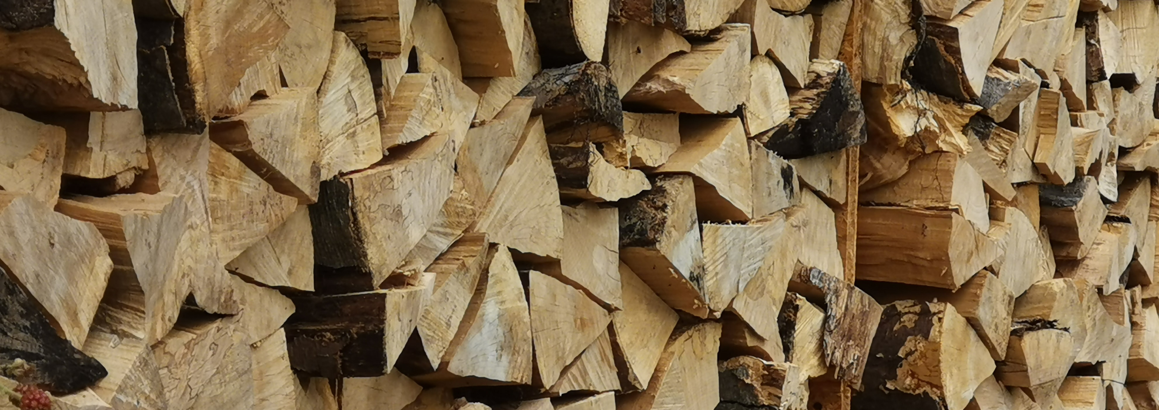 Création sur mesure d'un meuble de stockage pour bois de chauffage